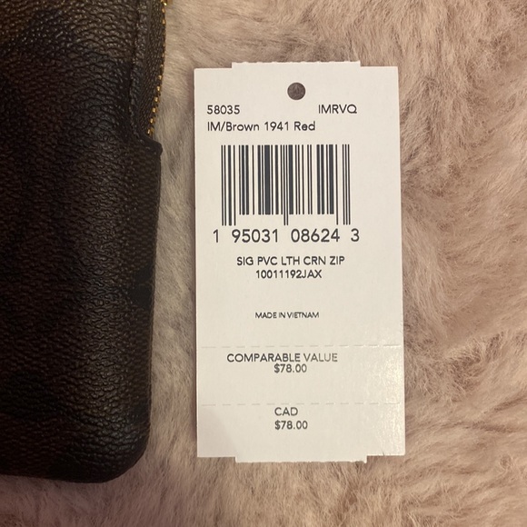 Brand new coach wristlet - Picture 2 of 5